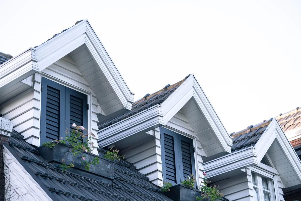 What Is a Gable Roof? Design, Pros, Cons and UK Planning Basics